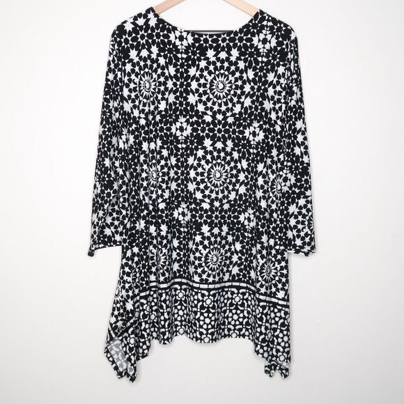 Ruby Rd. Womens Stretch Top Plus Size 2x Black White Geometric Embellished Flowy - Picture 2 of 8